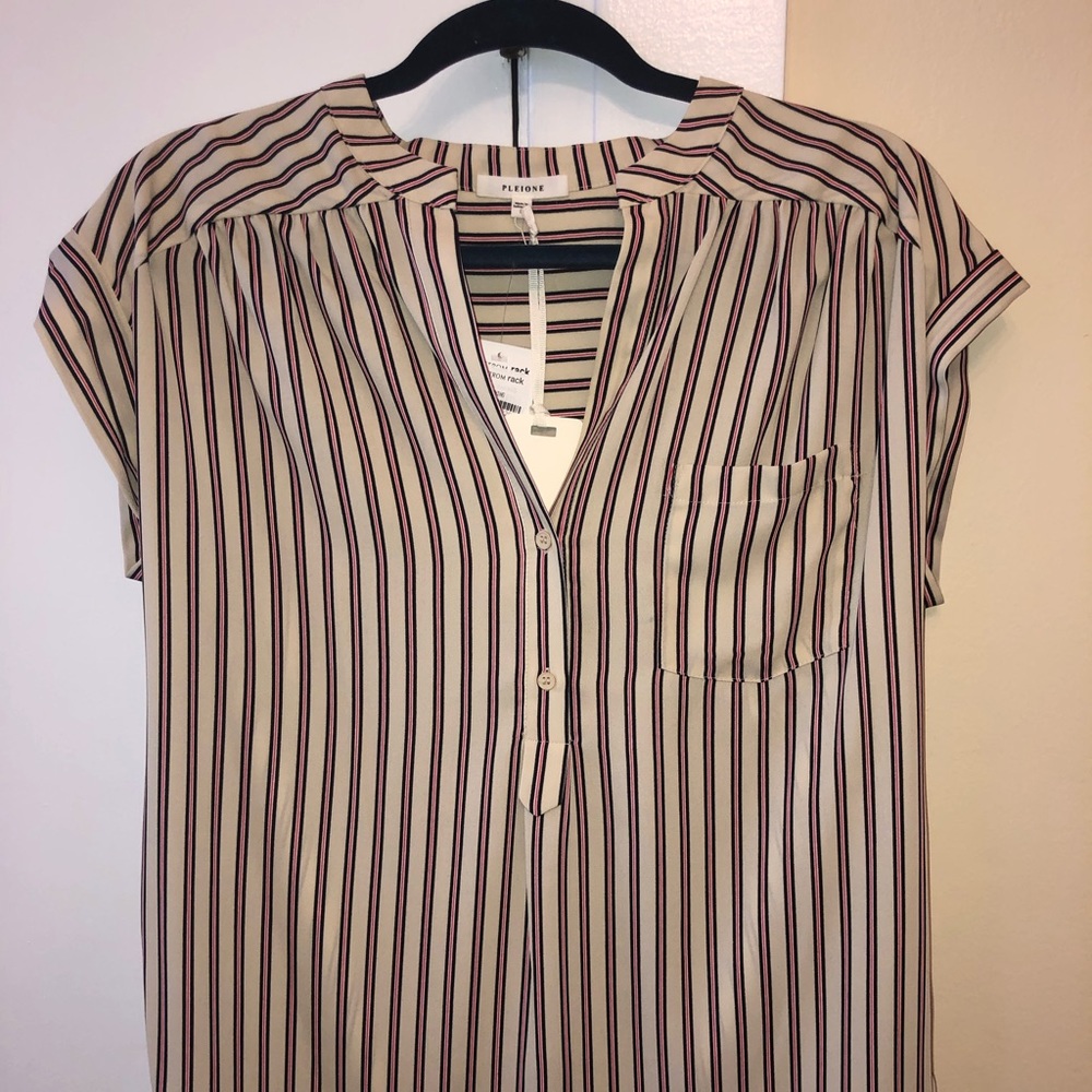 *NEW Women’s Short Sleeve Vertical Striped Blouse